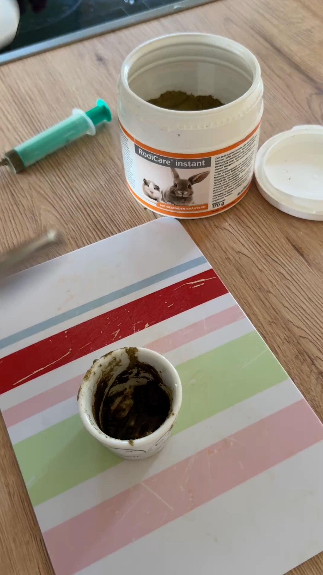 Meerschweinchen Päppelmasse anrühren
